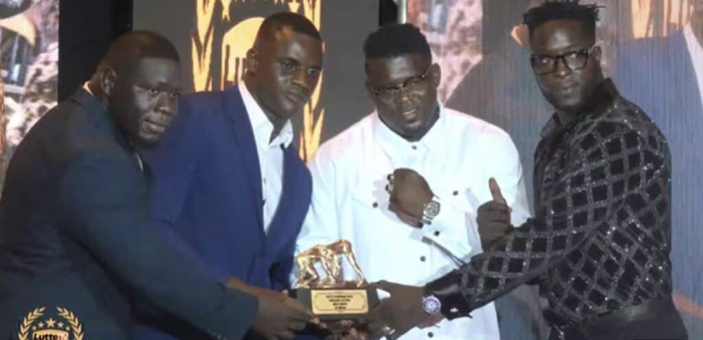 (Vidéo) – Lutte TV Awards : Franc élu meilleur lutteur de l’année…