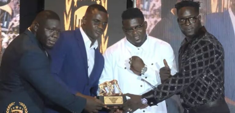 (Vidéo) – Lutte TV Awards : Franc élu meilleur lutteur de l’année…