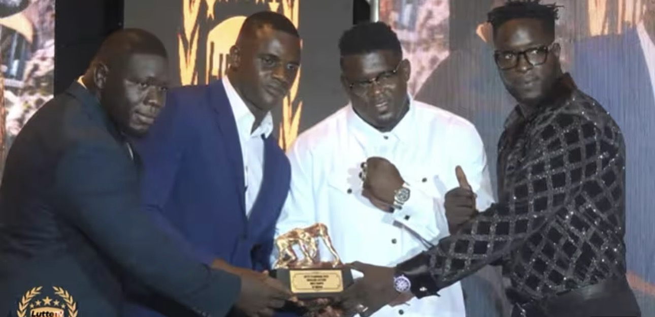 (Vidéo) – Lutte TV Awards : Franc élu meilleur lutteur de l’année…