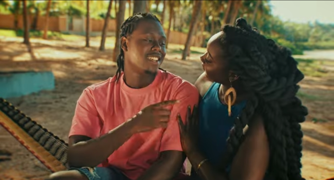 (Clip officiel)- « Validé » : Amflow dévoile une douce mélodie romantique