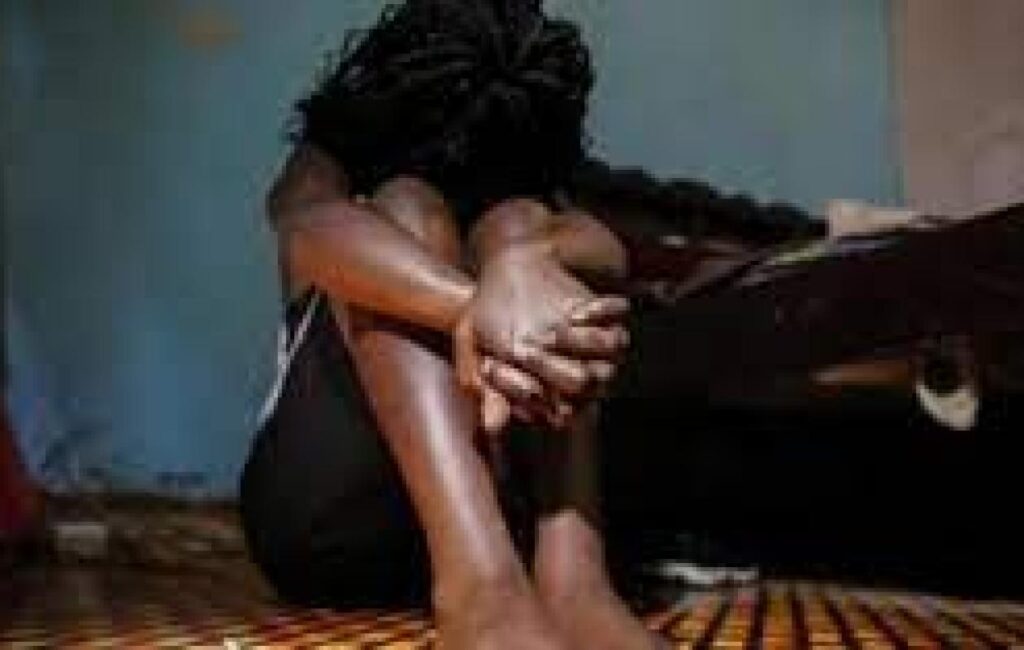 Guédiawaye : Une fille de 12 ans v!olée, le suspect invoque sa relation amoureuse avec la mère de la victime