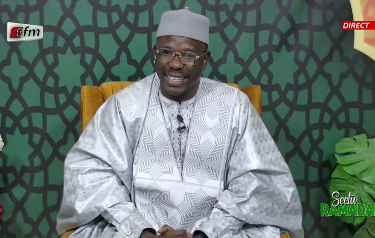 Oustaz Serigne Mame Mor Mback Claque La Porte Du Groupe Futurs M dias Oustaz Serigne Mame Mor Mback Claque La Porte Du Groupe Futurs M dias