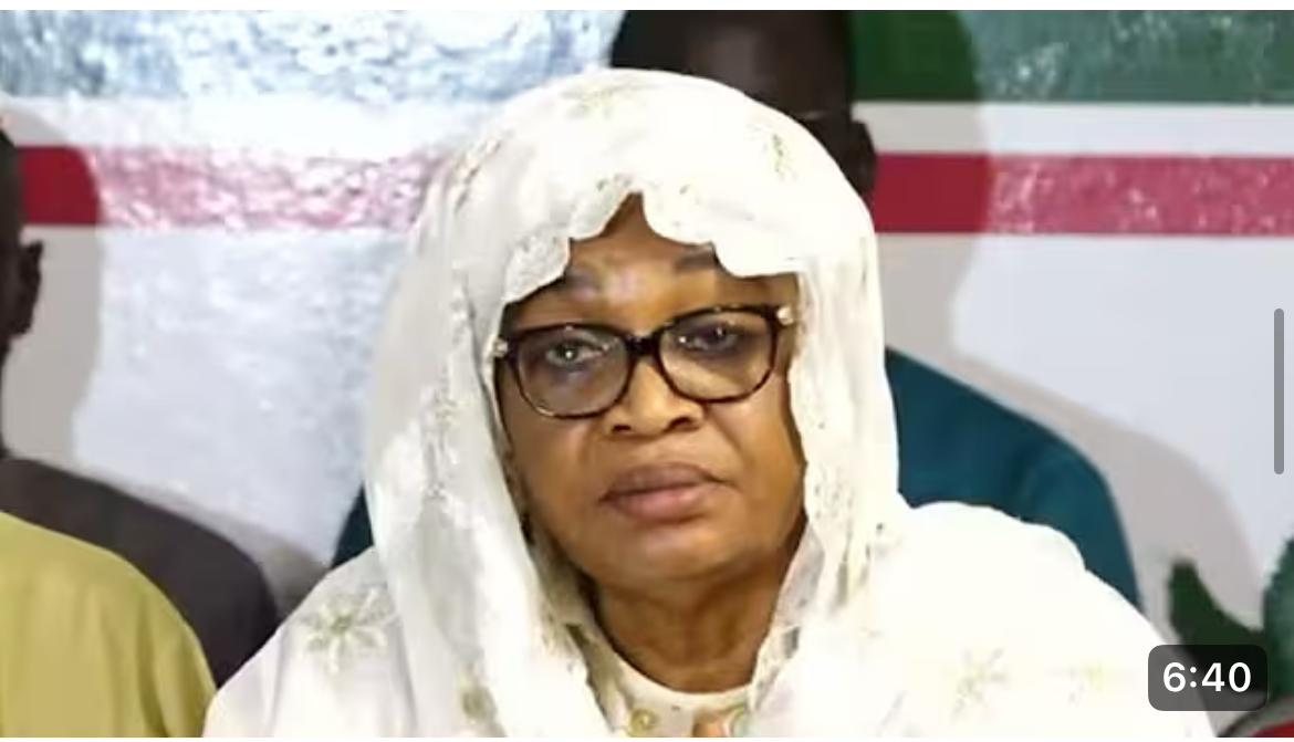 (Vidéo)-Les grosses larmes d’Aïda Mbodj après son limogeage