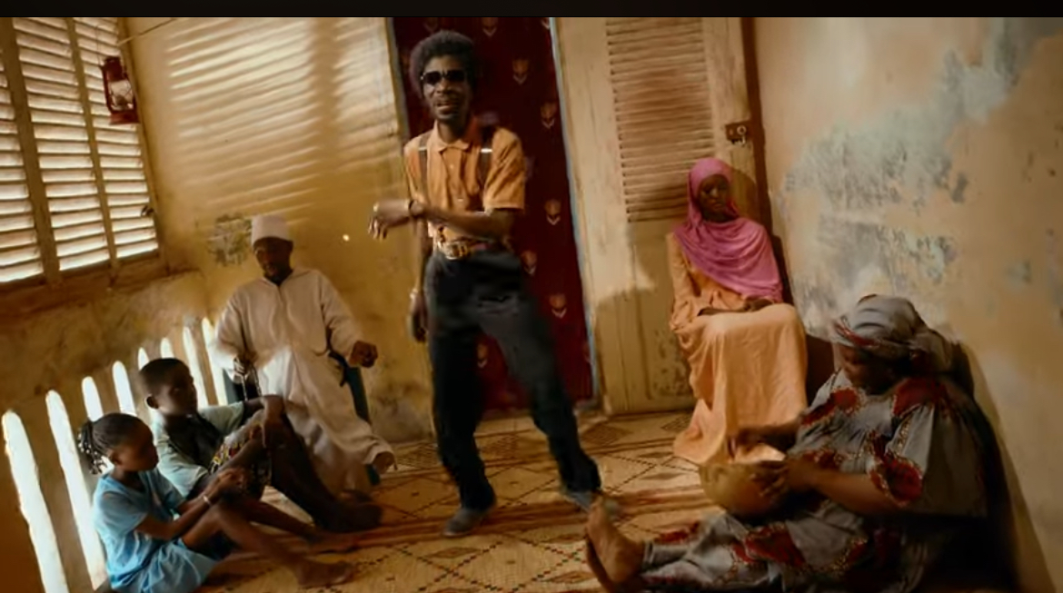 (Clip officiel)- « Yaye » : Ashs The Best et Souleymane Faye rendent hommage aux mères