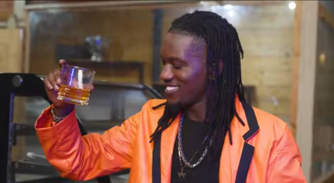 Talla Diazaka dévoile son nouveau clip « Ma Best »