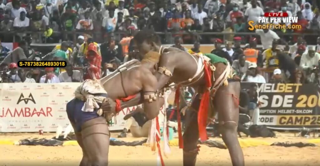 Arène nationale : C&rsquo;est terminé entre Prince et Mor Kang Kang, une belle chute (vidéo)