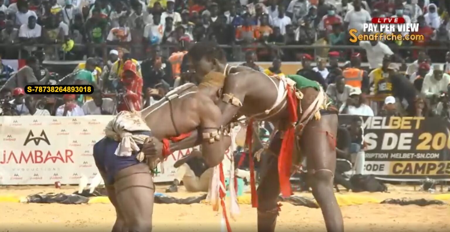 Arène nationale : C’est terminé entre Prince et Mor Kang Kang, une belle chute (vidéo)
