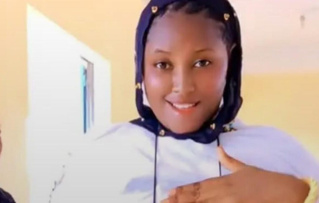Mariam Cissé, la célèbre Tik Tokeuse Malienne, exéc-utée en public