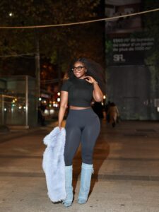 Mia Guissé séduit ses fans avec de nouvelles photos brûlantes