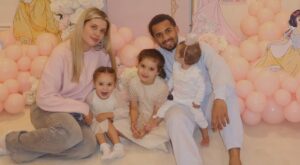 (Photos)- Iliman Ndiaye, complice et souriant aux côtés de sa petite famille