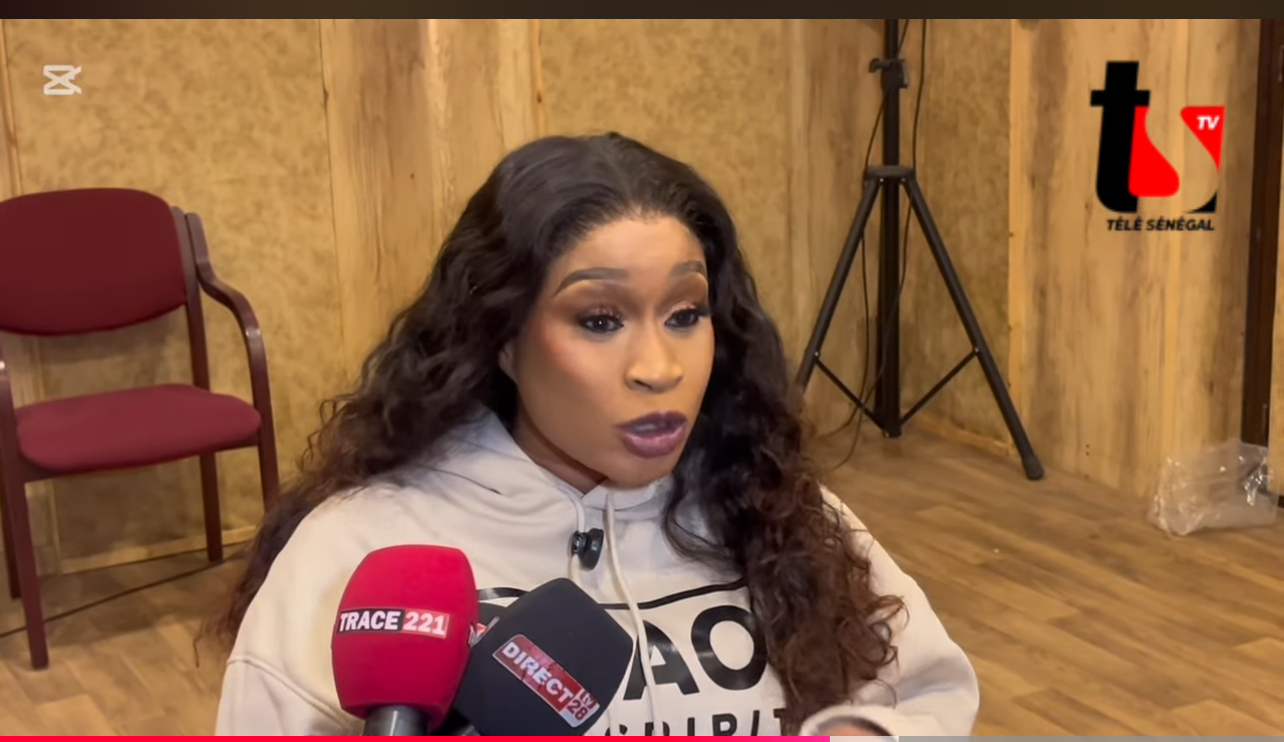 (Vidéo)- Aïda Samb en colère  : «Je ne permettrai à personne d’insulter ma mère décédée »