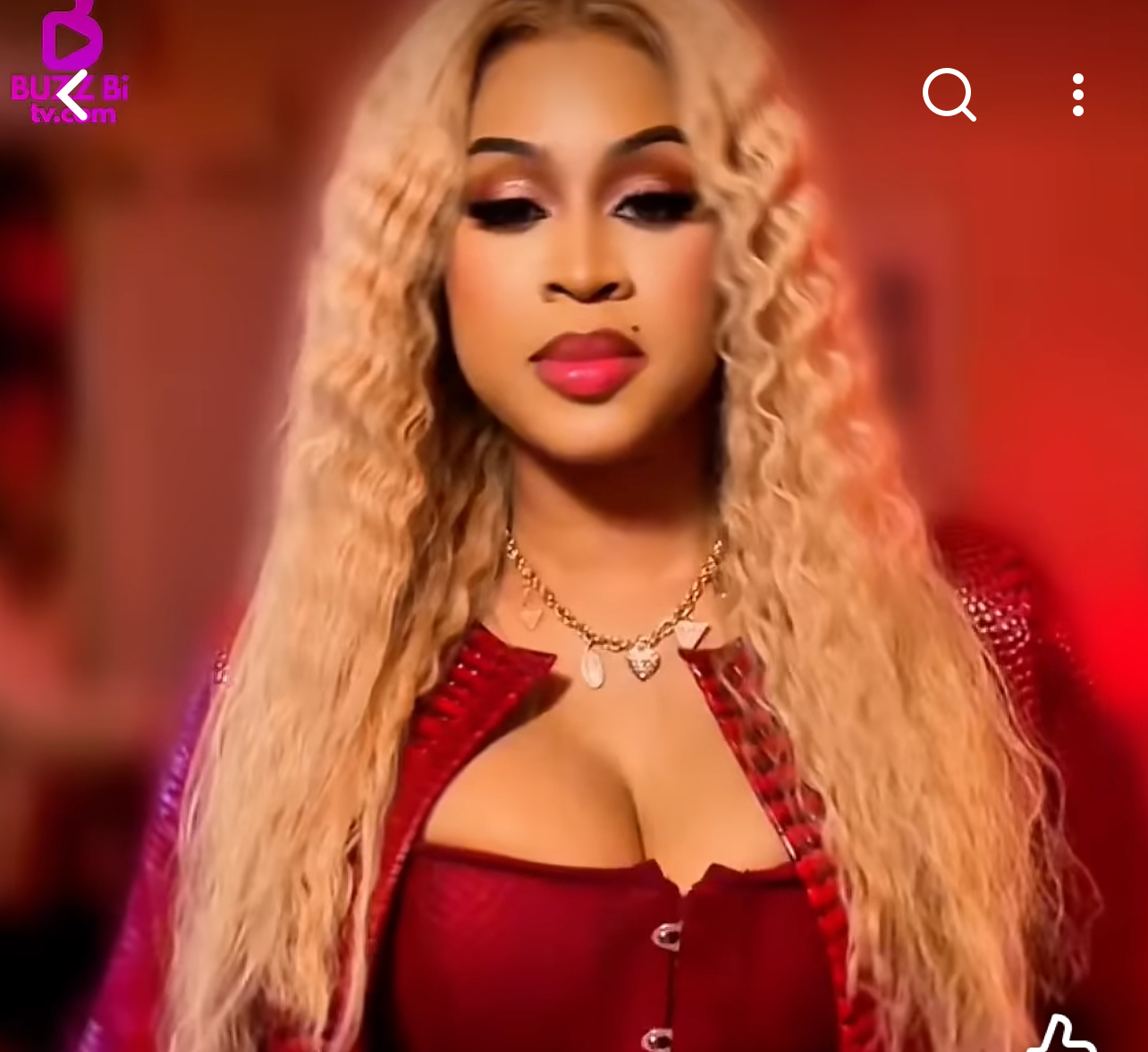 La miss Astou Sall réapparaît avec un look incendiaire