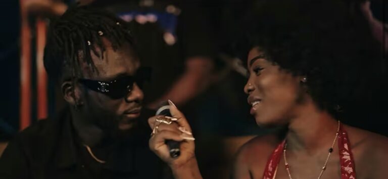 (Clip officiel) – « Thiompintance », le magnifique clip d’Akhlou Brick en feat. avec Omzo Dollar.