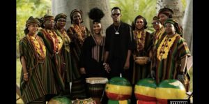 (Clip officiel) – Le rappeur Samba Peuzzi dévoile « Dama Bardé » en feat avec Beugoum