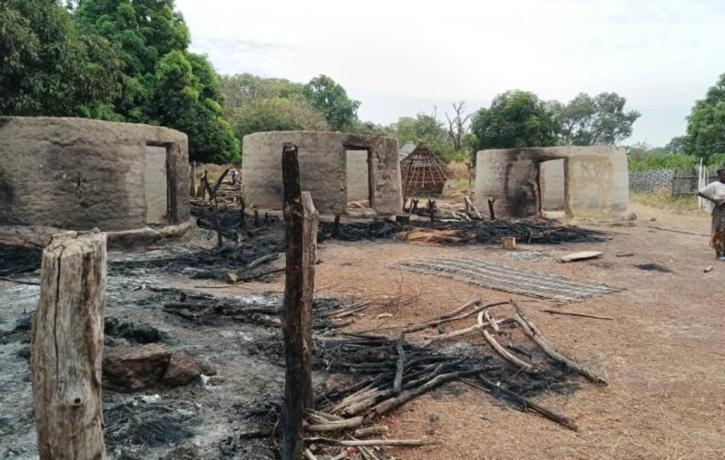 Saraya : une dizaine de cases réduites en cendres par un incendie…