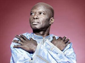 Grève à l’UCAD : Omar Pene échange avec les représentants des étudiants depuis l’étranger…