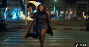 Fin d’année romantique : Dior Mbaye surprend avec « Sama Lonko »