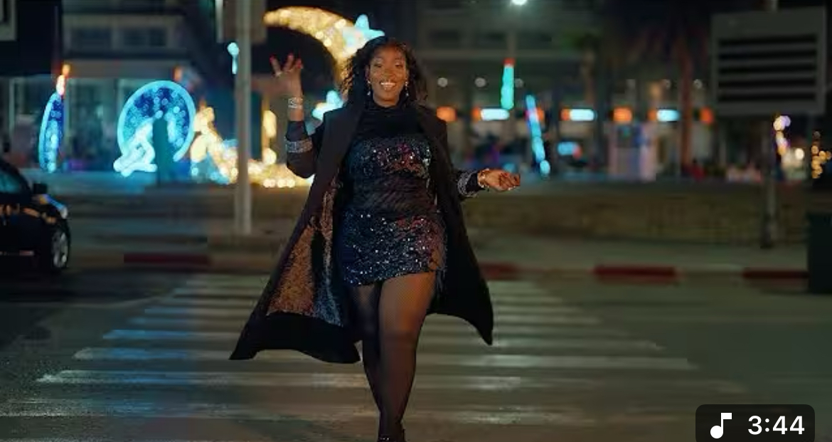 Fin d’année romantique : Dior Mbaye surprend avec « Sama Lonko »