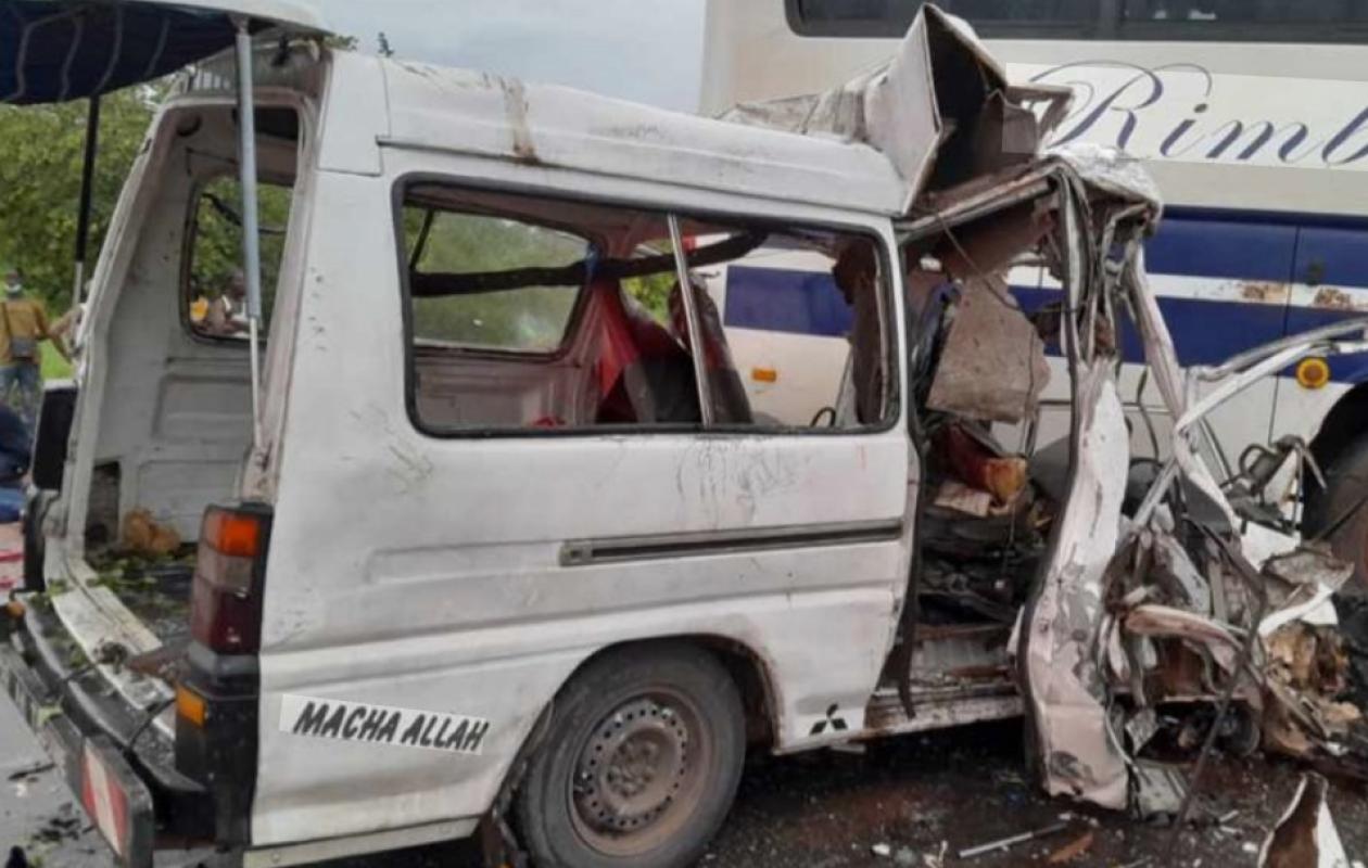 Koungheul : 2 morts et 17 blessés dans une violente collision entre un car et un camion…