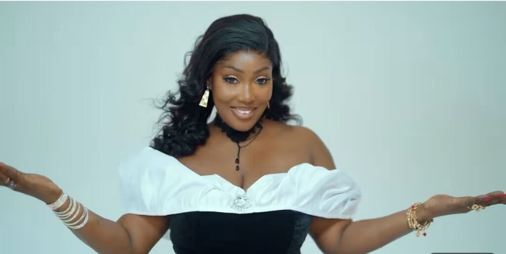 (Clip officiel) – « Sama Lonko », le magnifique clip de Dior Mbaye…