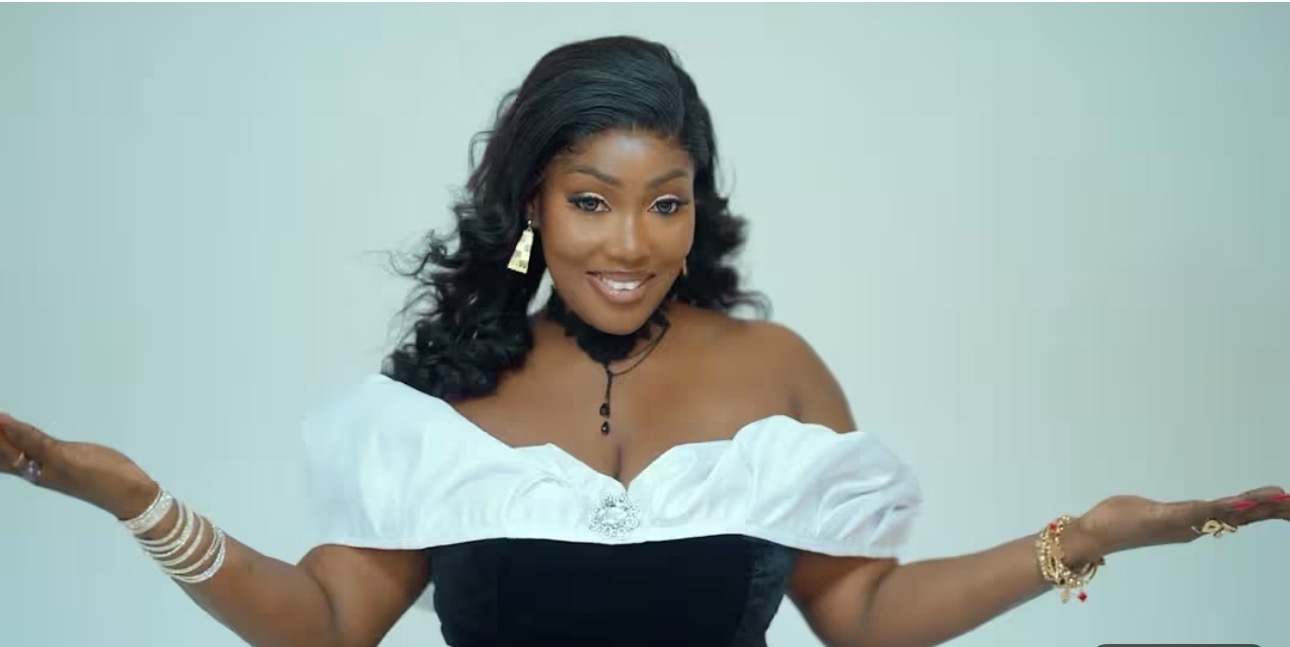 (Clip officiel) – « Sama Lonko », le magnifique clip de Dior Mbaye…