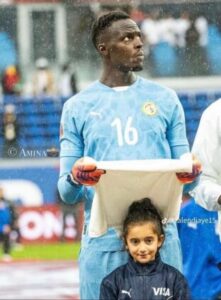 Sous la pluie, le beau geste d’Édouard Mendy qui fait le tour des réseaux