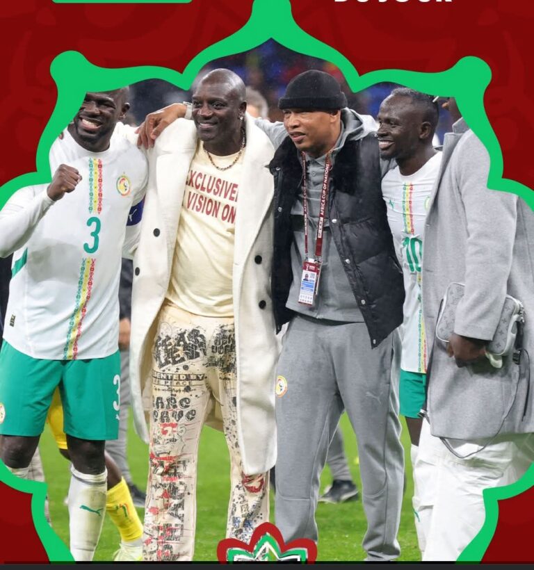 Akon aux côtés des Lions : une image forte après Sénégal–Mali