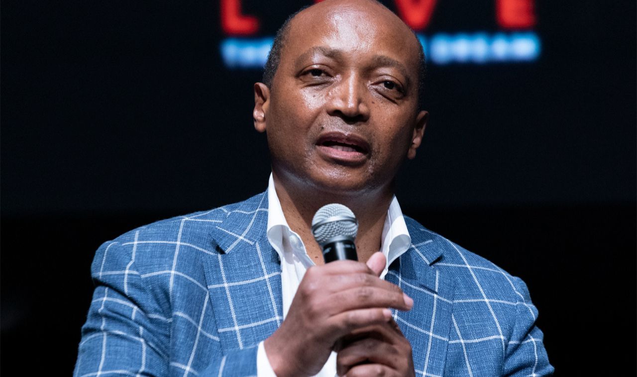 Anniversaire de Motsepe : « Vous êtes une honte pour l’Afrique », des Sénégalais prennent d’assaut la page de la CAF