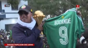 CAN 2025 : Diouf honore Bocandé lors de la parade des Lions
