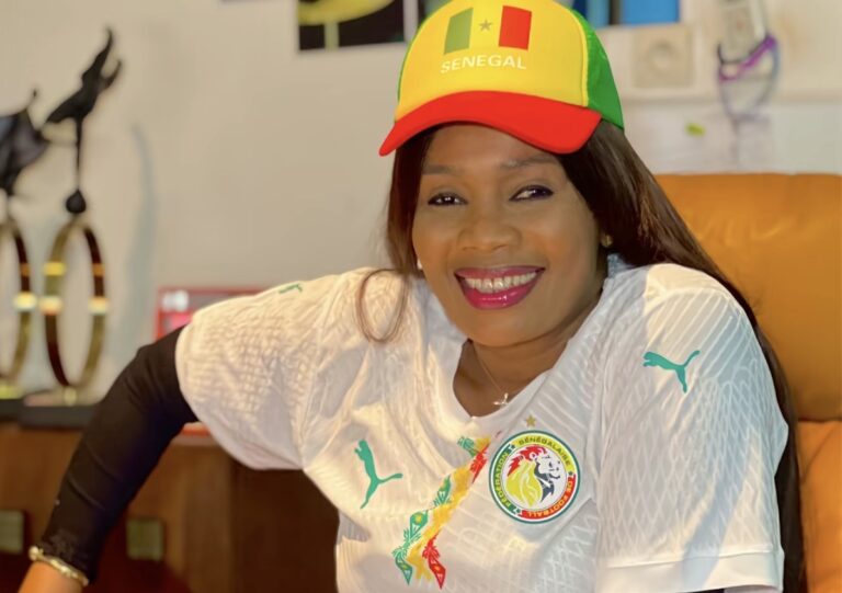(Photos) – Finale Sénégal vs Maroc : Maïmouna Ndour Faye s’affiche en grande supportrice…