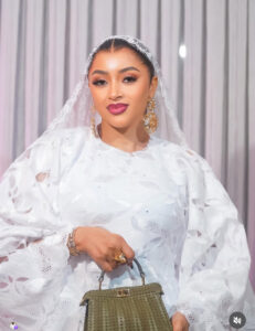 (Photos)- En tenue blanche, Sokhna Aidara rayonne de classe