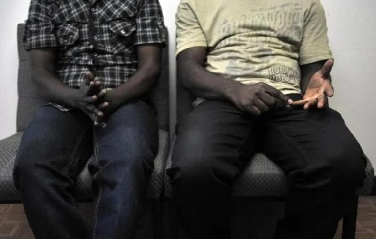 Diamaguène : il surprend son frère de 31 ans avec un homme de 25 ans et…