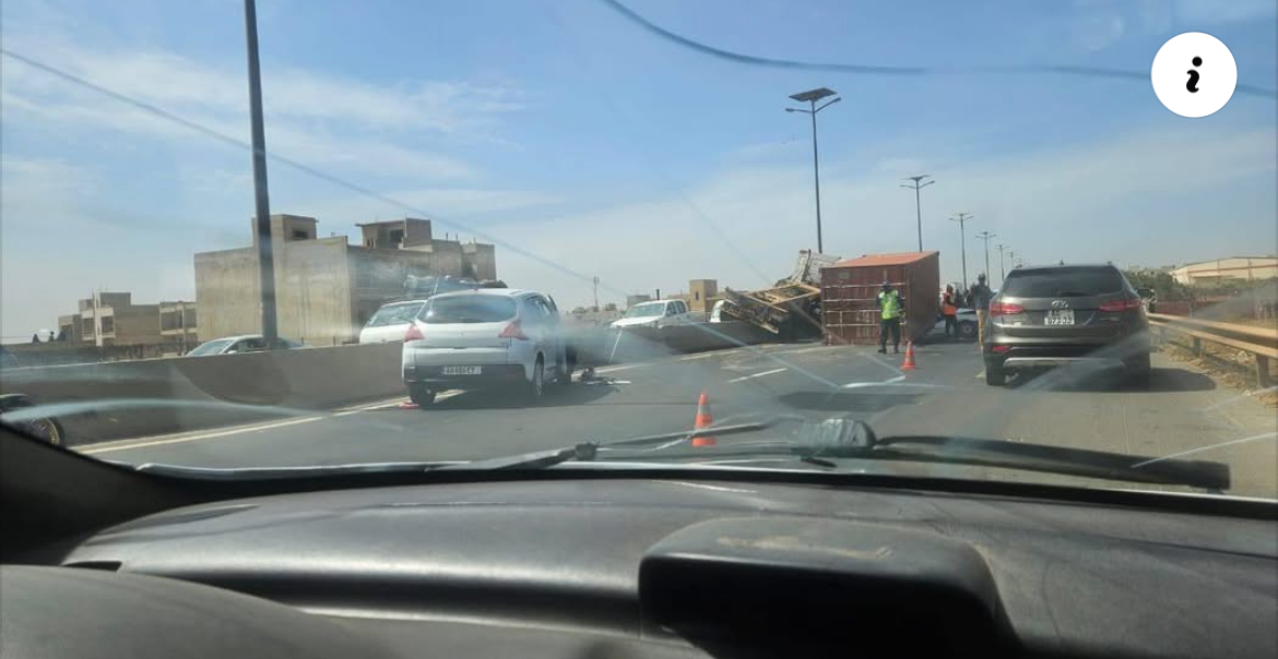 Accident mortel au péage de Rufisque : un conteneur écrase un véhicule, la victime identifiée (photo)