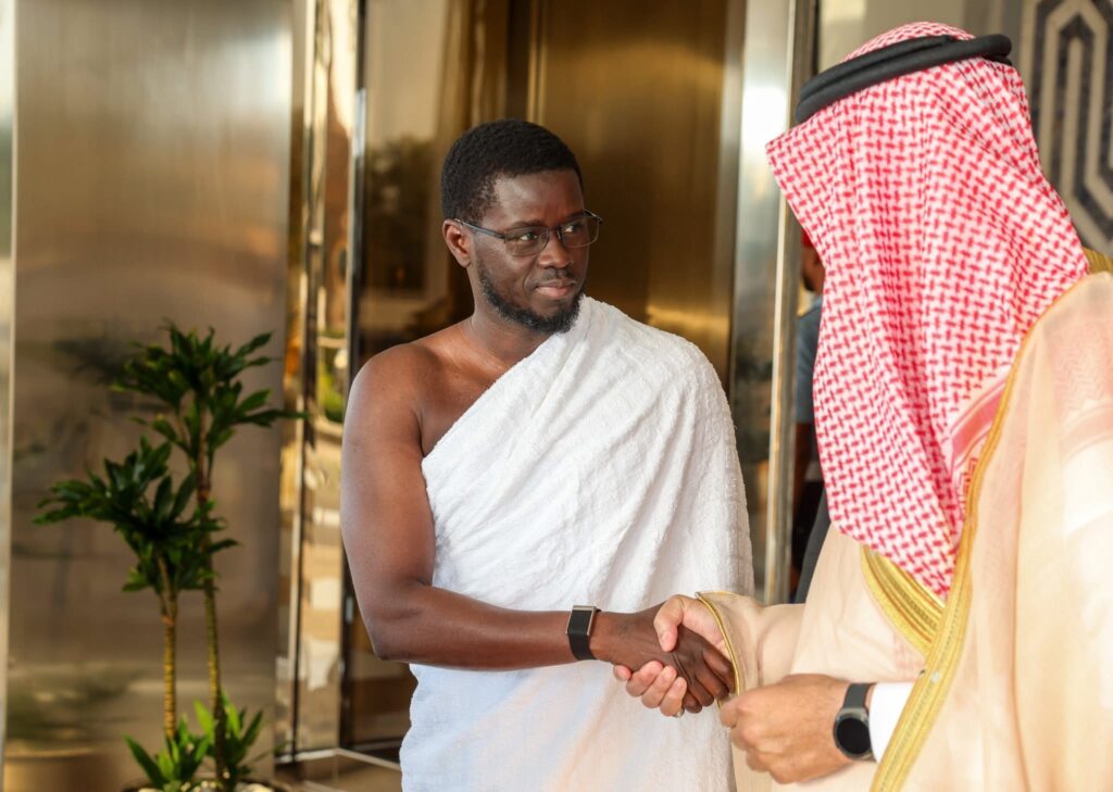 Oumra : Le président Diomaye Faye à La Mecque (photos)