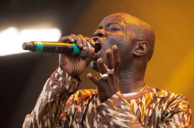 Omar Pène offre un concert gratuit pour célébrer les Lions