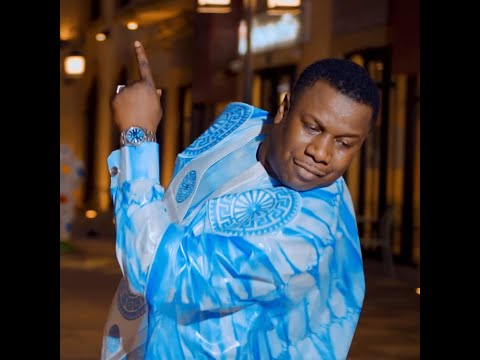 Djiby Dramé : du griot des nuits dakaroises à la chute d’une icône du bazin