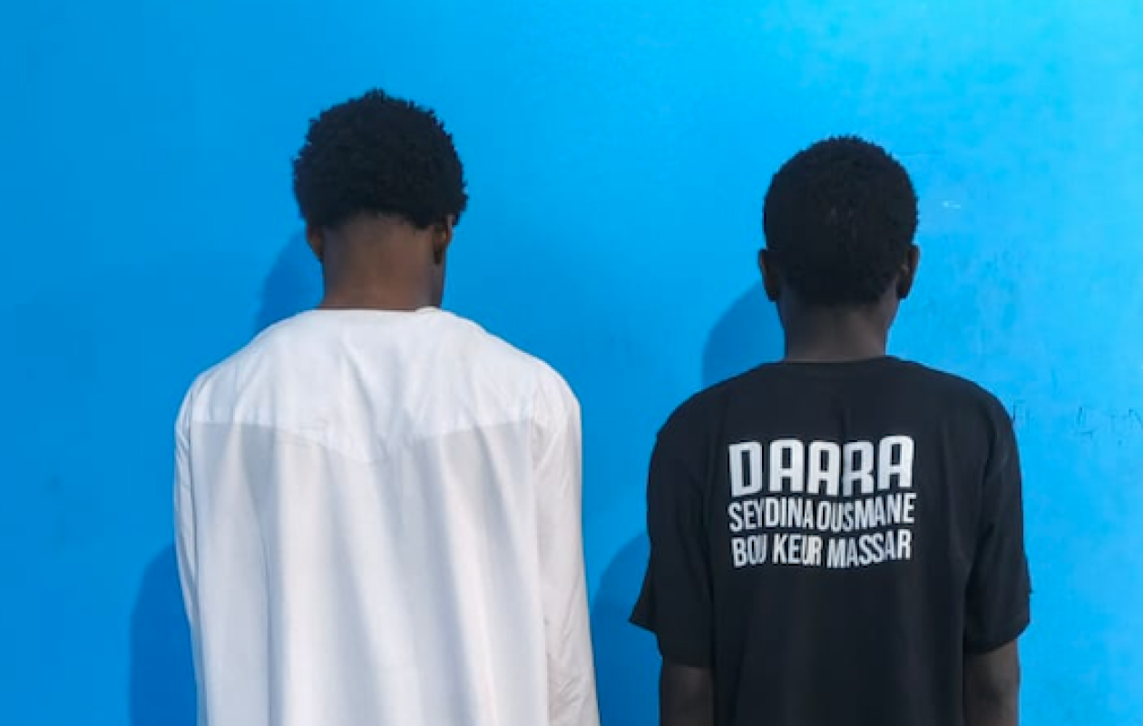 Keur Massar : une mineure au cœur d’une affaire troublante, deux jeunes arrêtés