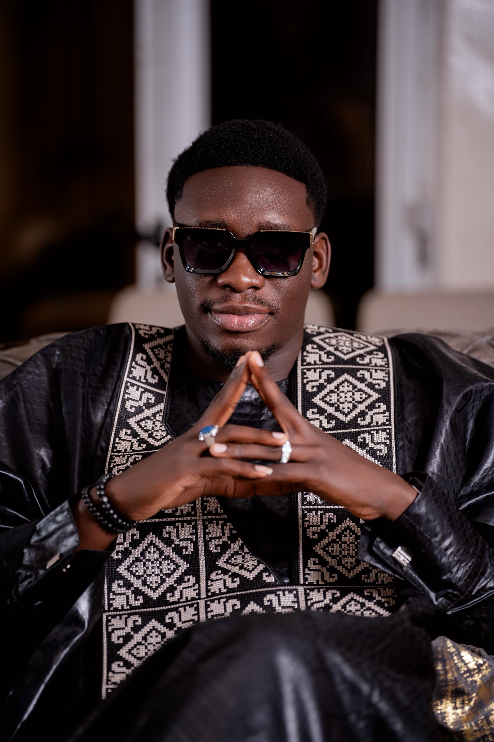 Une bougie de plus pour le visage de l&rsquo;animateur de l&rsquo;émission YorYor221 sur la RTS2