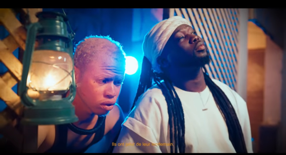 (Clip officiel)- « Dundu Fit Në » : Chérifou chante la souffrance et l’espoir du peuple