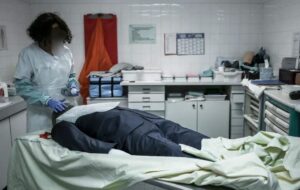 Rufisque : Un patient meurt dans un cabinet clandestin, une fausse infirmière étrangère arrêtée !