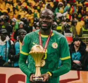 Kalidou Koulibaly répond à la CAF : « Le trophée est là… il bouge pas »