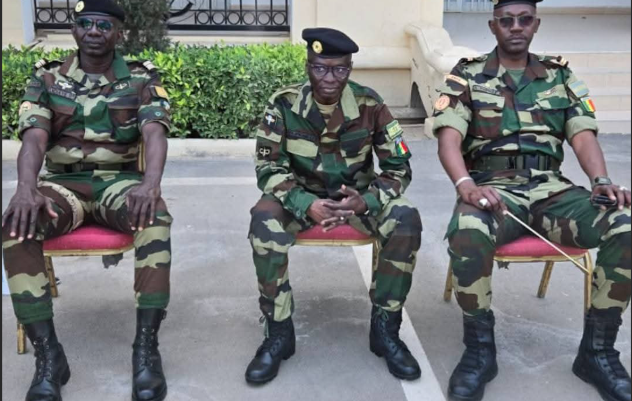 50 ans de carrière : Omar Pène lance un projet musical pour honorer l’armée…