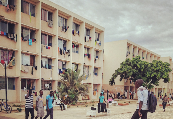 UCAD : surpris pour des attouchements sur un camarade endormi, un étudiant chute du 2e étage en tentant de…