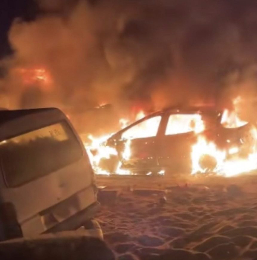 Keur Massar : Un brasier ravage 18 véhicules dans un garage mécanique