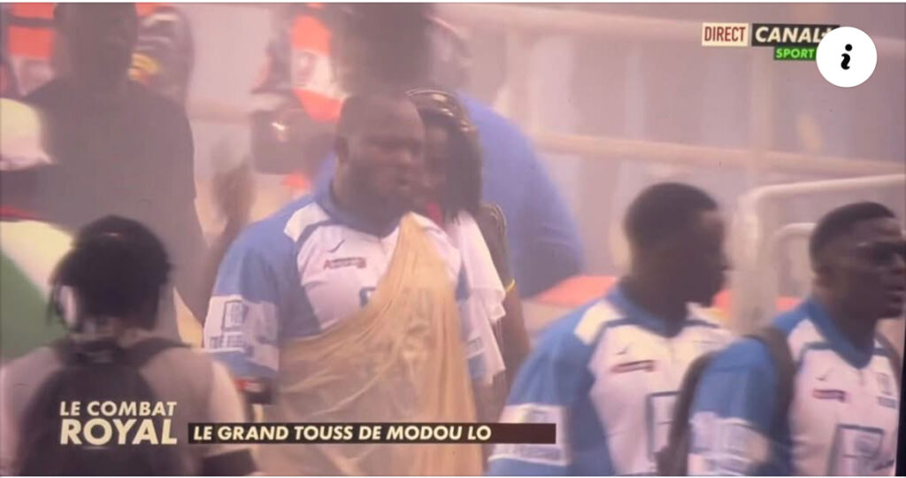Le « touss » énergique de Modou Lo, le Roi des Arènes est en grande forme (vidéo)