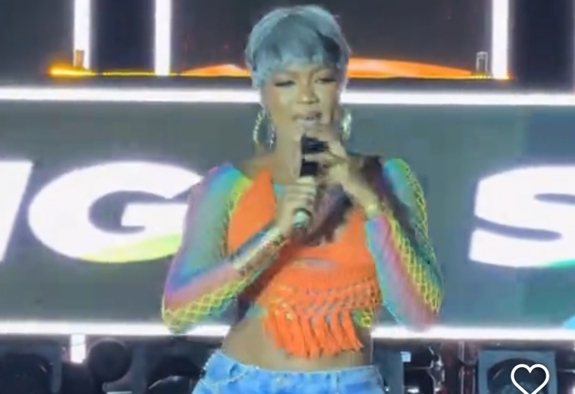 Un t-shirt supposé LGBT au concert de Mia Guissé fait réagir JAMRA (Vidéo)