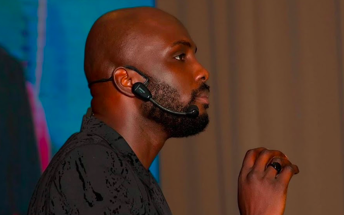 Lynché sur les réseaux sociaux, Abba No Stress prend la défense de Toch!