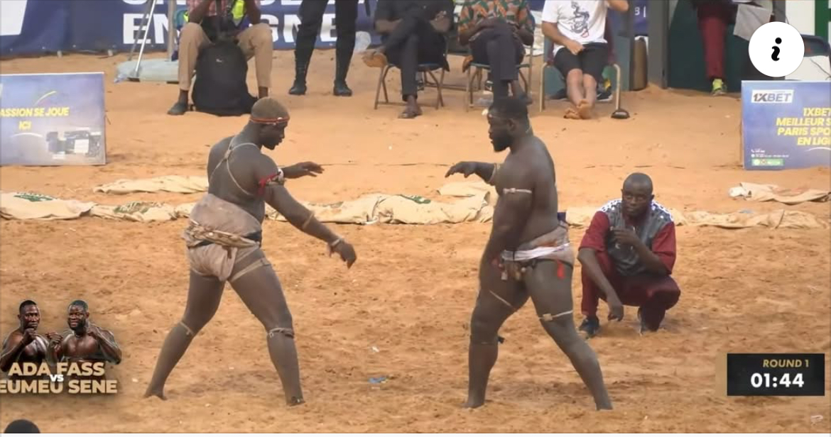 Arène nationale : Ada Fass humilie Eumeu Sène, regardez la chute (vidéo)