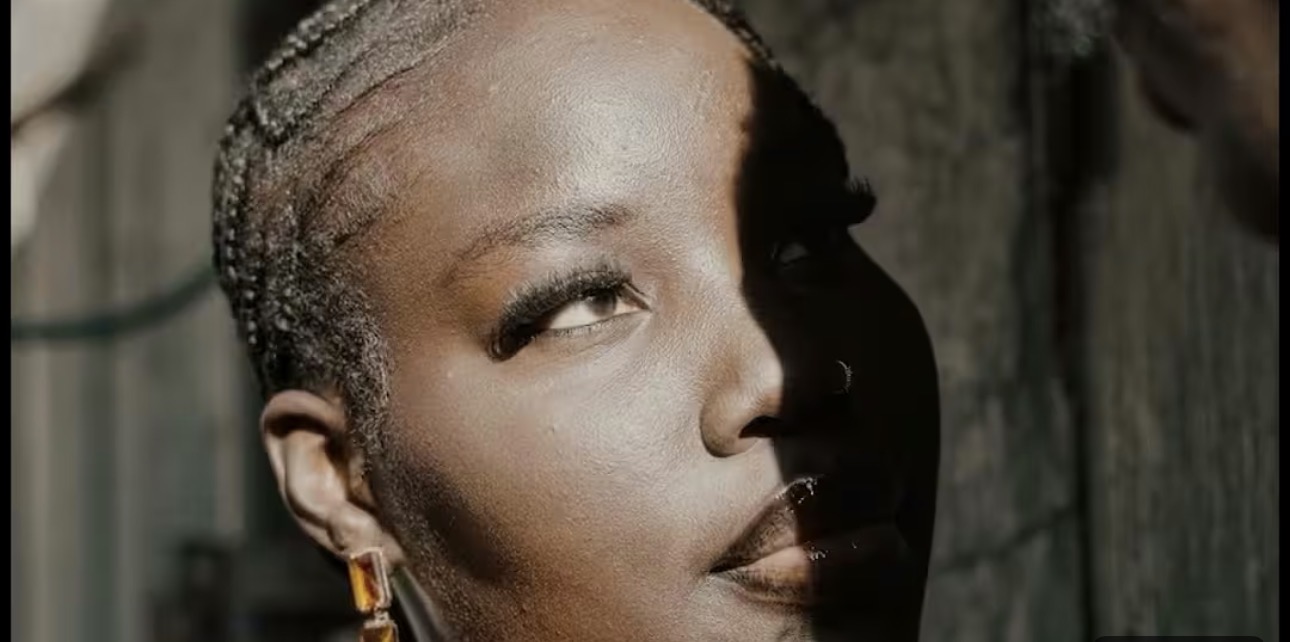 (Clip officiel) – « Budoon Jaay », le magnifique clip d’Ashs The Best en feat avec One Lyrical.