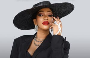 Djelykaba Bintou: La star guinéenne annonce la fin de sa carrière musicale